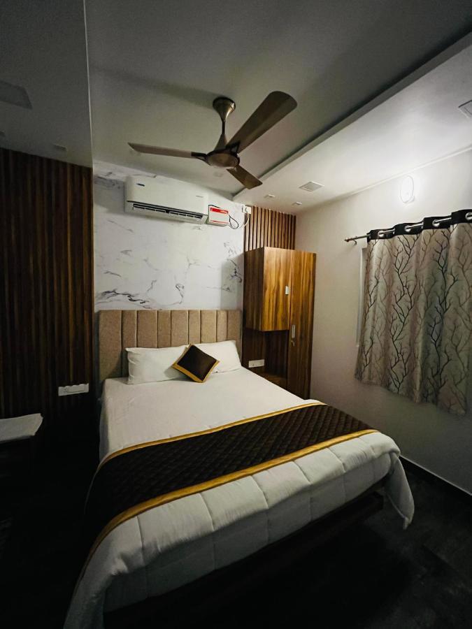 The Tendoinn Pollāchi Exterior foto